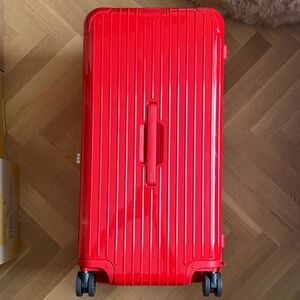 Rimowa trunk plus, red, used one time